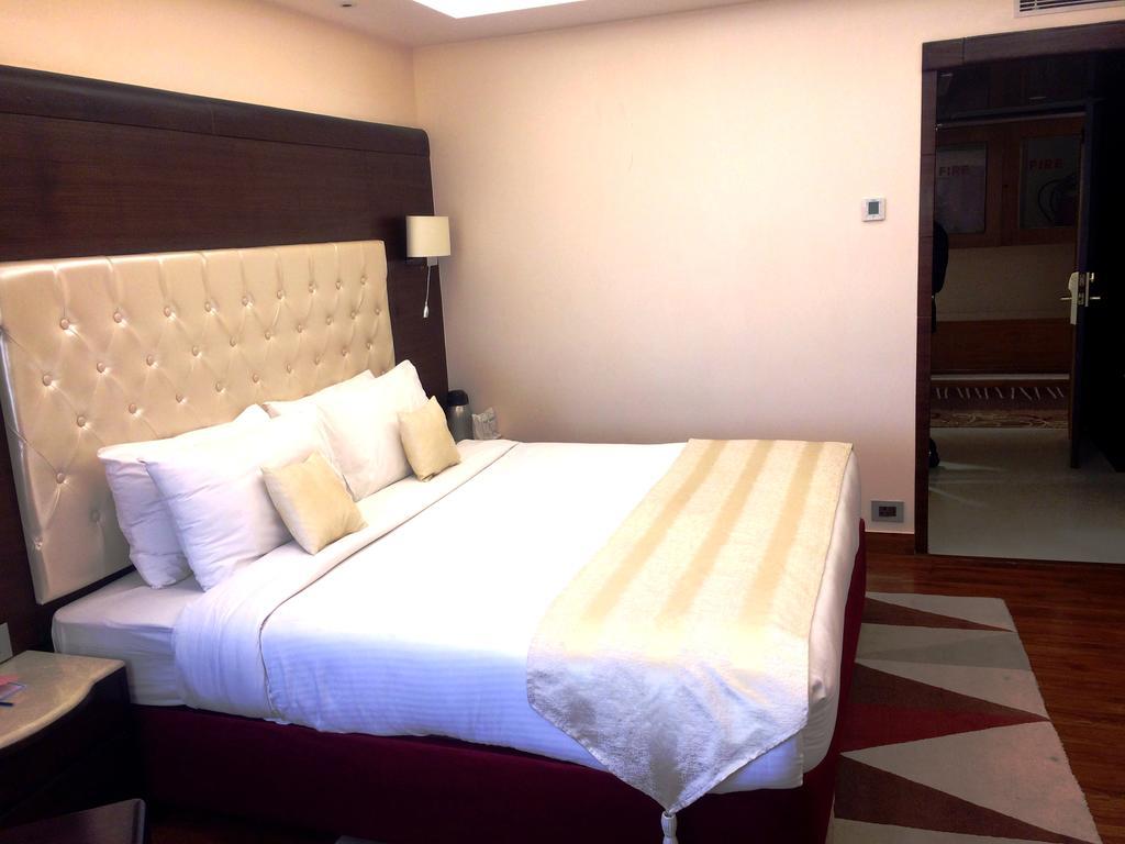 K C Residency, Jammu Hotel Exterior foto